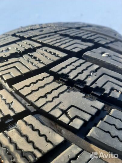 Goodyear Ultragrip Ice Arctic 205/55 R16