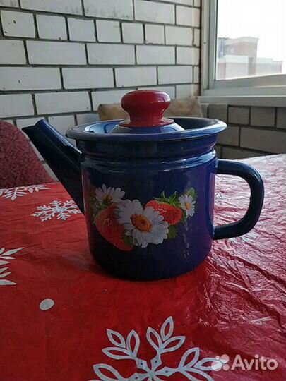 Чайники и кофейник ретро