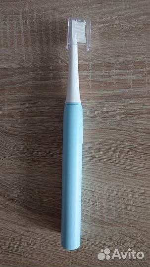 Электрическая зубная щетка Revyline RL 050