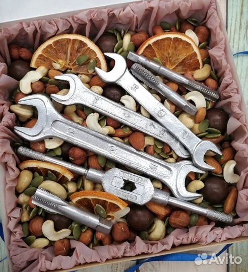 В наличии. Шоколадные Инструменты на 23 февраля