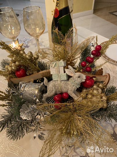 Новогодние елочные игрушки «Кролик с подарками»