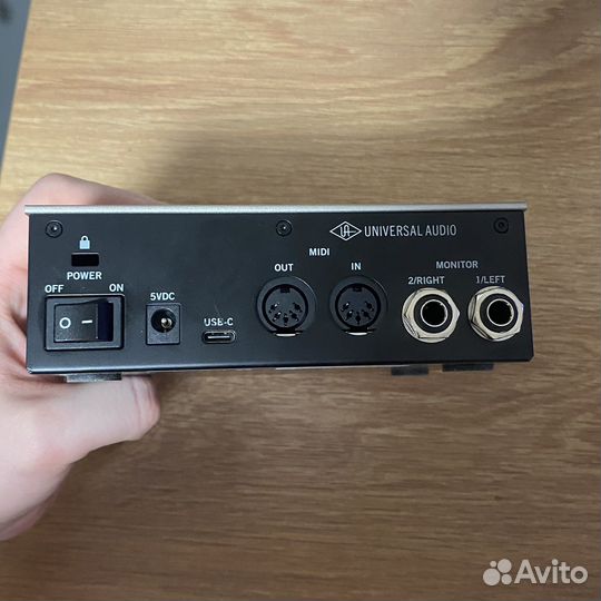 Universal audio volt 1