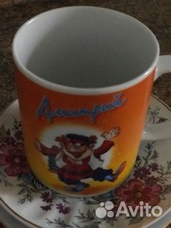 Чайные кружки и сахарница