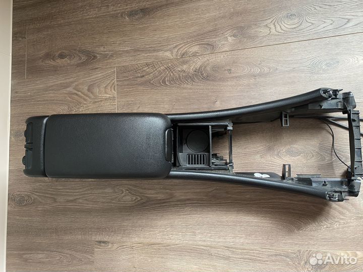 Подлокотник Mercedes C-Class W203