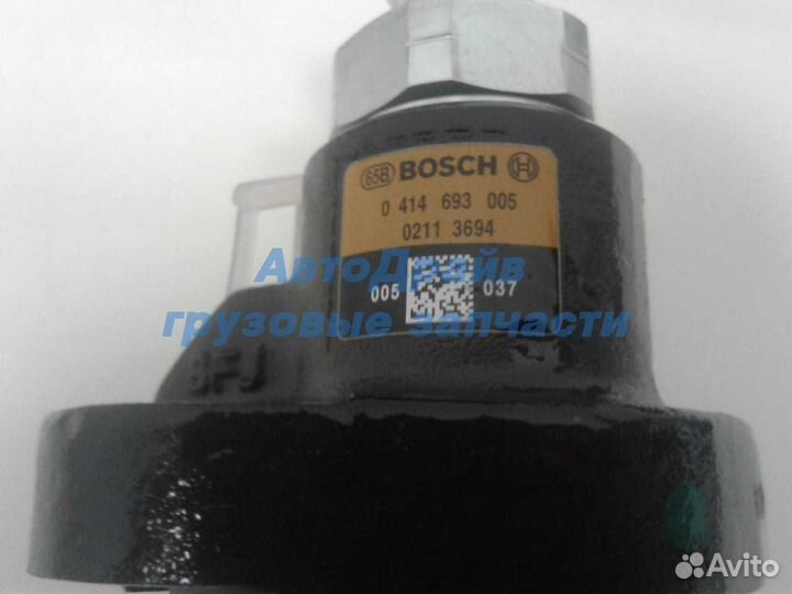 Топливная форсунка Deutz TCD 2013 г.в. 02113694