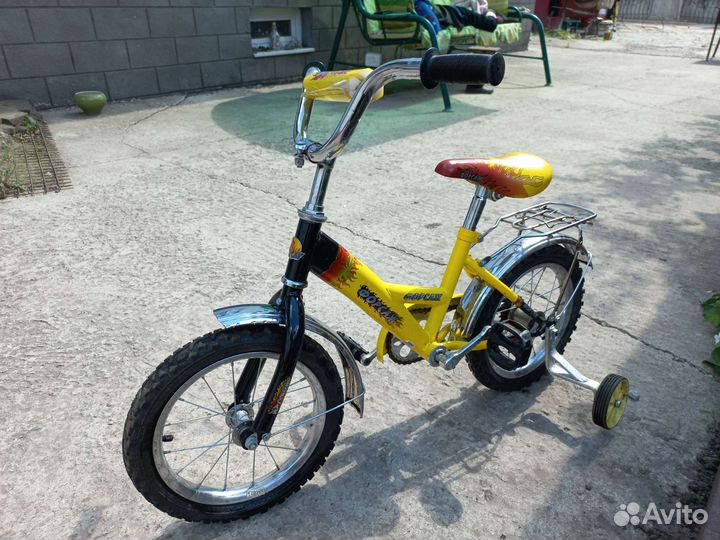 Детский велосипед четырехколесный