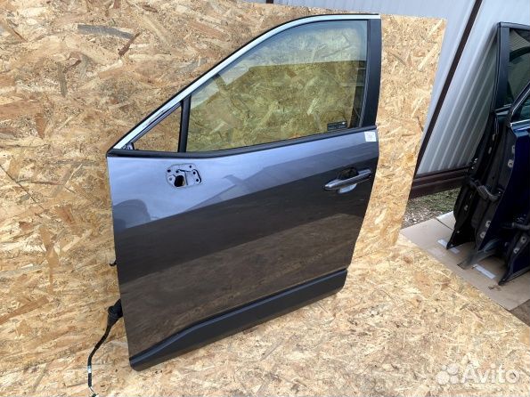 Передняя левая дверь Toyota RAV4 XA50