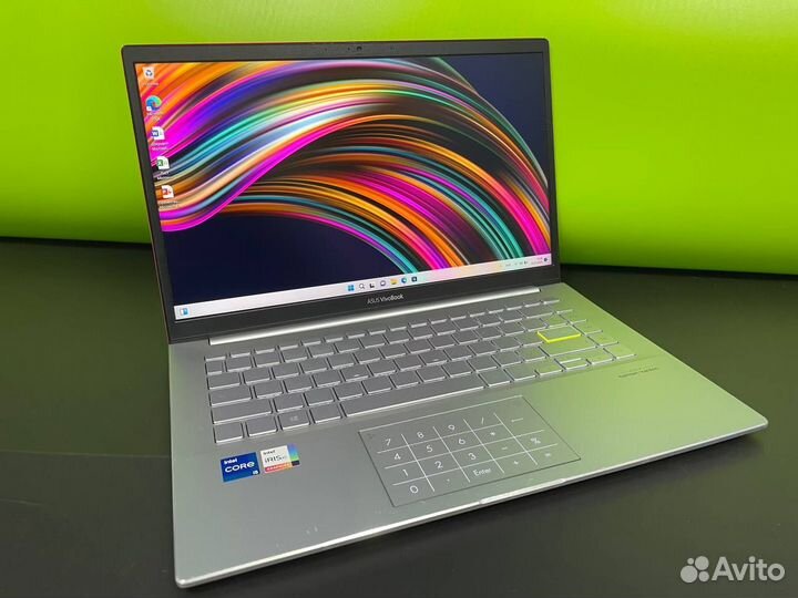 Asus Vivobook i5 8GB 256SSD Full HD ips