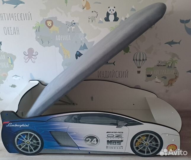 Детская кровать машина