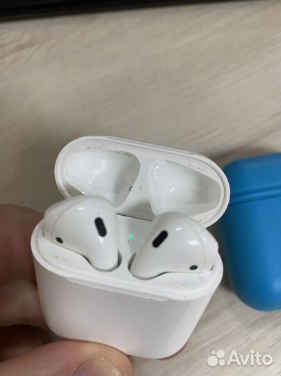 Наушники Airpods