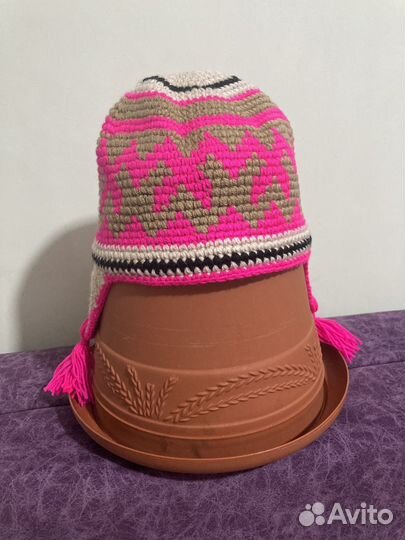 Вязаные шапки ручной работы