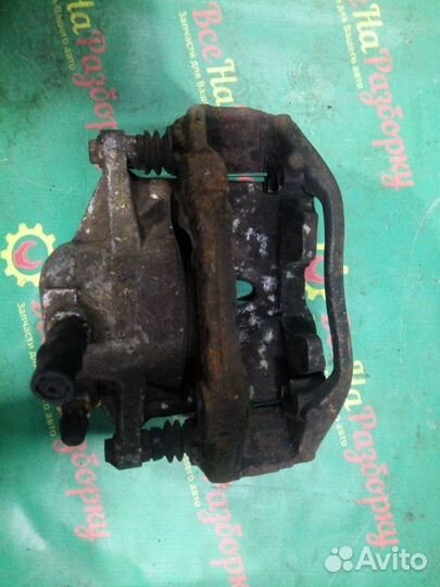 Суппорт передний правый Mercedes W211 седан