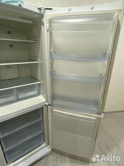 Холодильник indesit