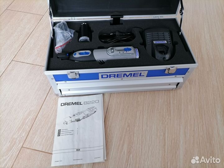 Dremel 8220 топовый кейс + расходники