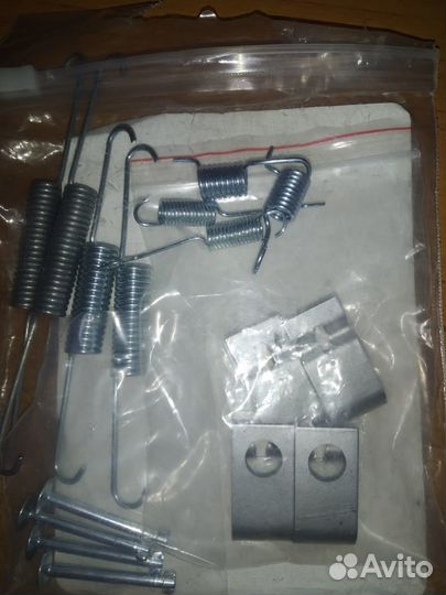 Монтажный комплект тормозных колодок Nissan almera