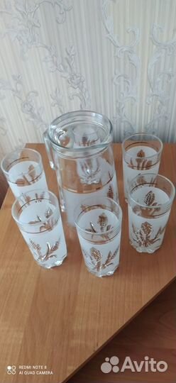 Кувшин с бокалами