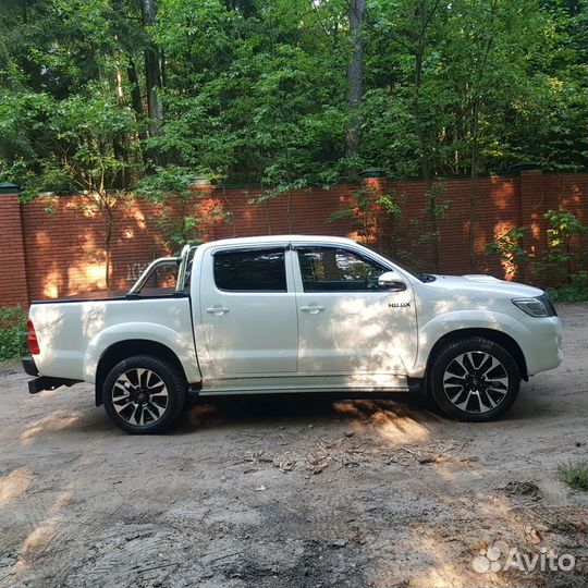 Toyota Hilux 3.0 AT, 2013, 166 400 км