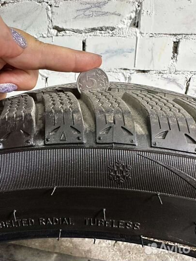 Ovation W-586 235/45 R18