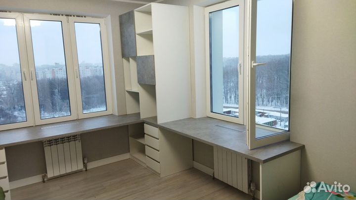 Рабочая зона у окна