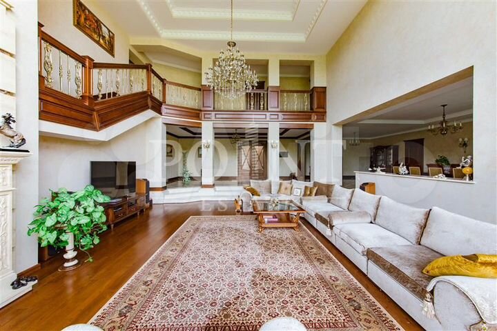 Дом 1200 м² на участке 40 сот.