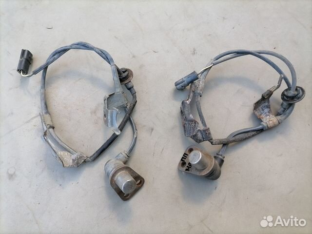 Датчик abs передний Mazda 626 GE 1995