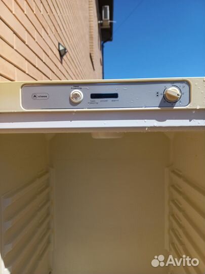 Холодильник бу Whirlpool с гарантией