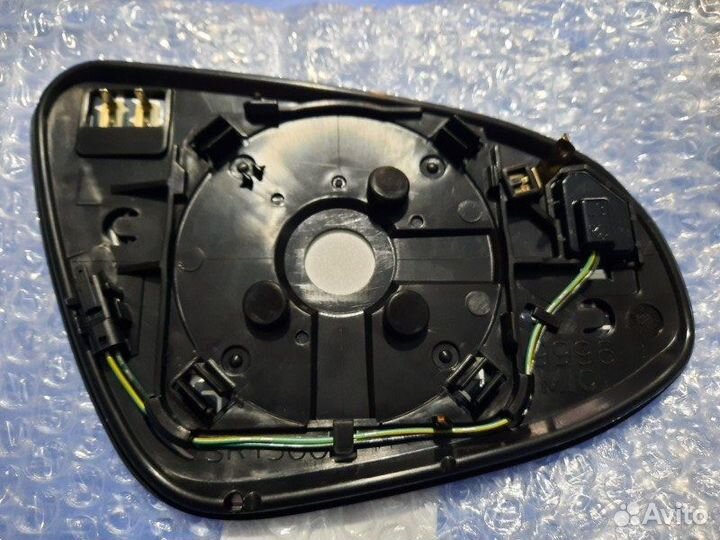 Зеркальный элемент левый Toyota Camry V50/V55