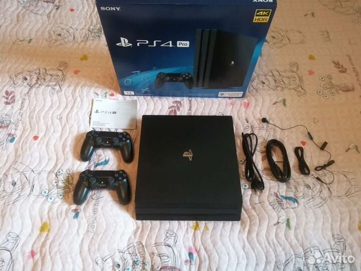 Sony PS4 PRO 4К 1000gb CUH 7208b + игры