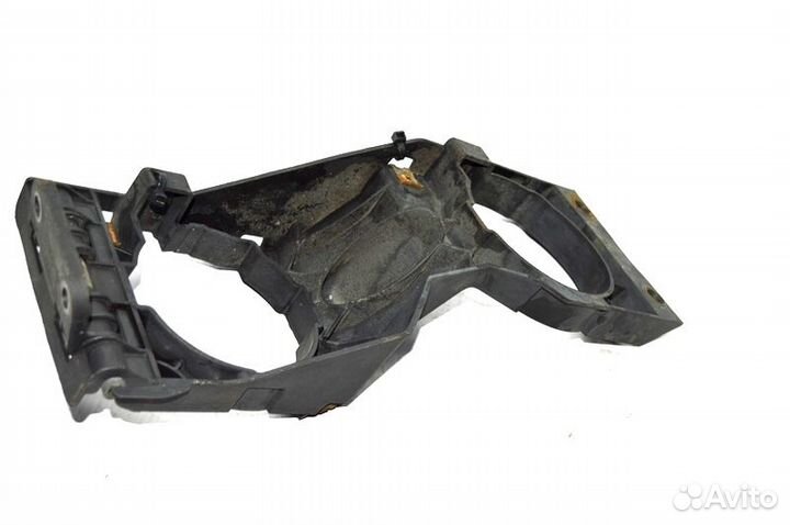 Рамка противотуманной фары, левая scania R-Series