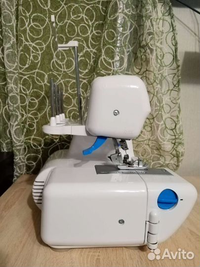 Оверлок Comfort 550