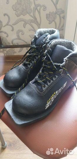 Лыжные ботинки