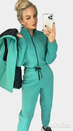 Женские спортивные костюмы