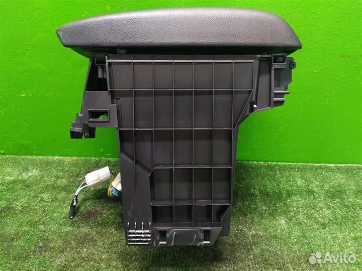 Подлокотник Mazda 3 (BL) 2010