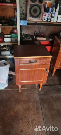 Тумба прикроватная