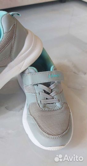 Кроссовки для девочки