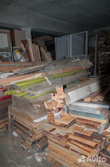 500 межкомнатных дверей, 200 замков, ручек, петель