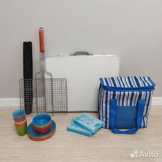 Стол для пикника. Шампура. Решетка для жарки