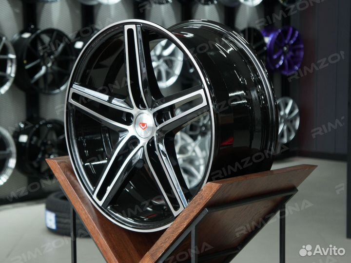 Литые диски Vossen R17 на Mitsubishi. Арт688