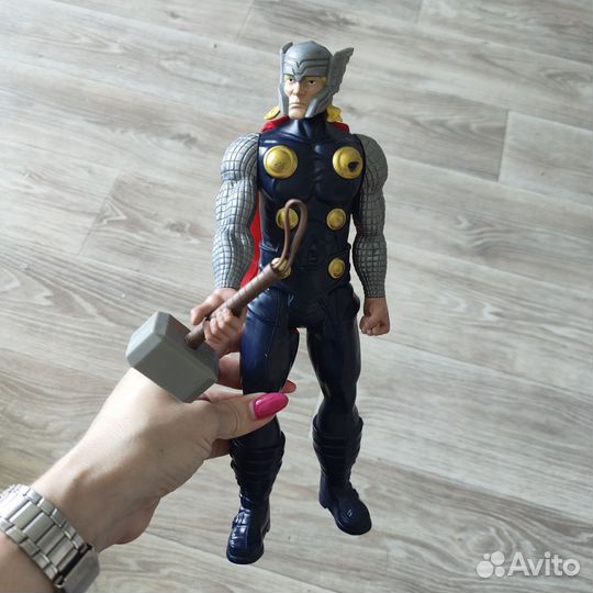 Настольная фигурка