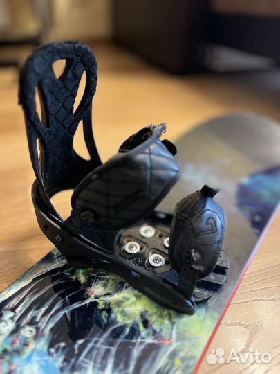 Сноуборд с креплениями 147