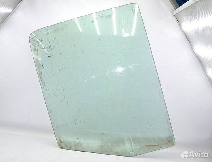 Стекло двери, правое iveco EuroTech (01.92)