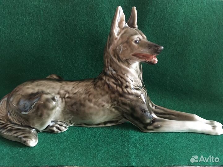 Фарфоровые статуэтки собака лфз