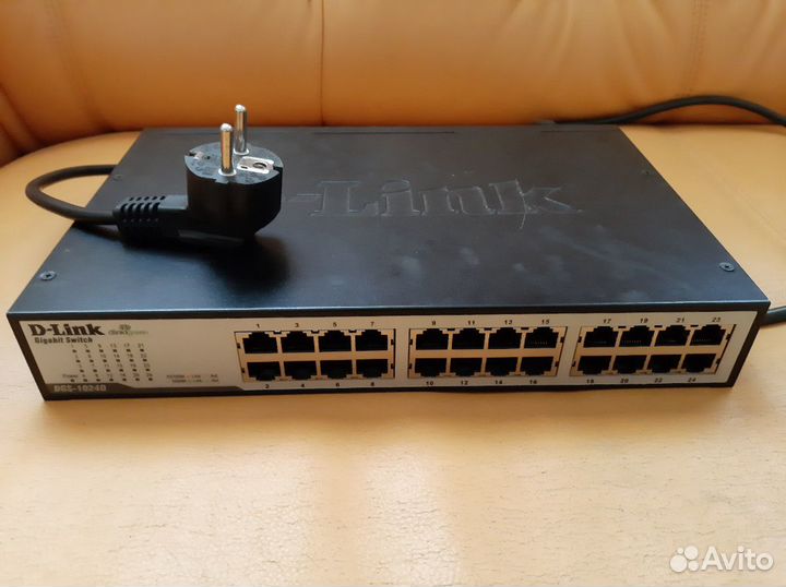 Коммуникатор D-Link DGS-1024D