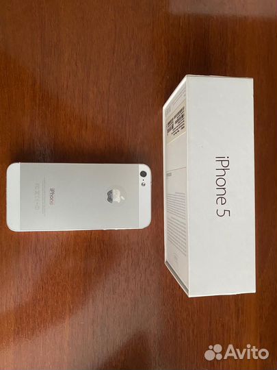 iPhone SE, 32 ГБ