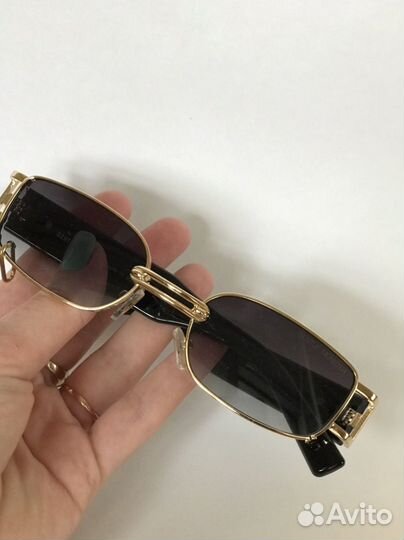 Солнцезащитные очки