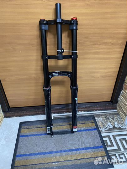 Двухкоронная вилка для велосипеда