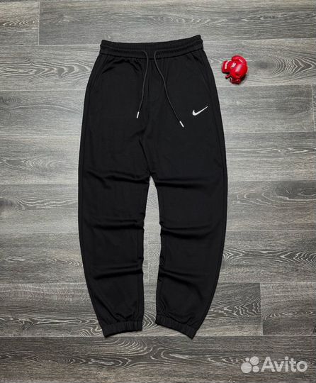 Спортивные штаны Nike