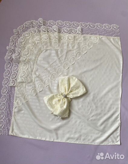 Пеленка-уголок на выписку с кружевами