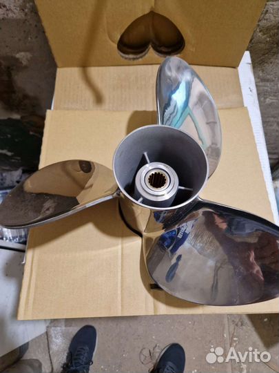 Гребной винт suzuki 23163 200- 300