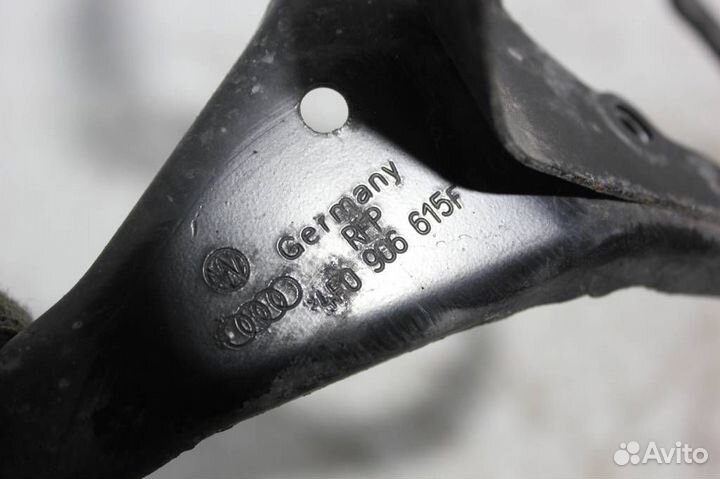 Кронштейн воздушного насоса Audi A6 (2008-2011)